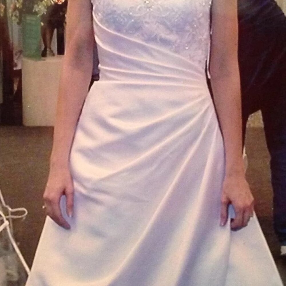 EUC Michaelangelo David’s Bridal Wedding Ball Gown Dress